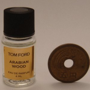 Tom Ford Private Blend 'Arabian Wood' （トムフォード プライベートブレンド アラビアン ウッド） 4ml EDP ミニボトル （手詰めサンプル）